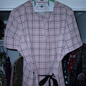 R&K top 18 dusky pink/gray button down cap slvs